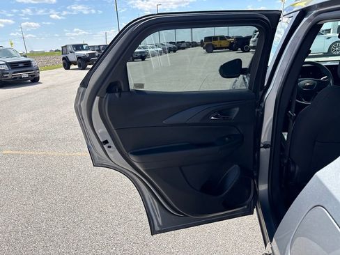 Used 2025 Chevrolet TrailBlazer LT AWD/4WD image 21