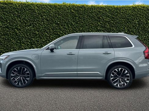 New 2026 Volvo XC90 T8 Plus w/ Protection Package Premier AWD/4WD image 3