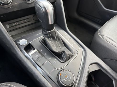 Used 2021 Volkswagen Tiguan SE AWD/4WD image 20