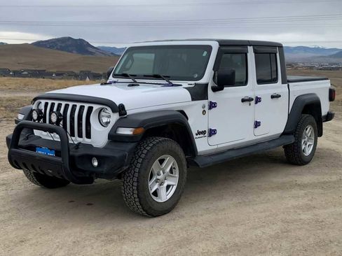 Certified 2020 Jeep Gladiator Sport w/ Quick Order Package 24S image 4