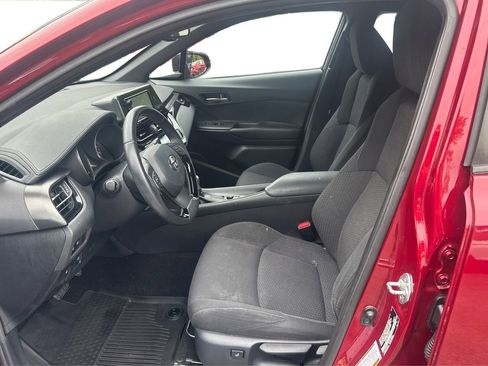 Used 2018 Toyota C-HR XLE FWD image 9