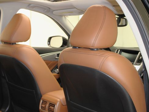 Used 2023 INFINITI Q50 Luxe w/ Cargo Package image 42