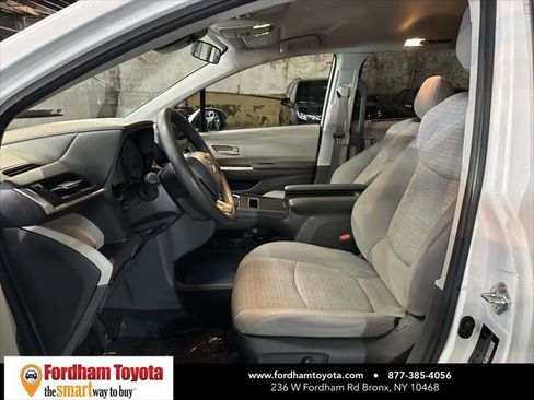 Certified 2024 Toyota Sienna LE FWD image 15