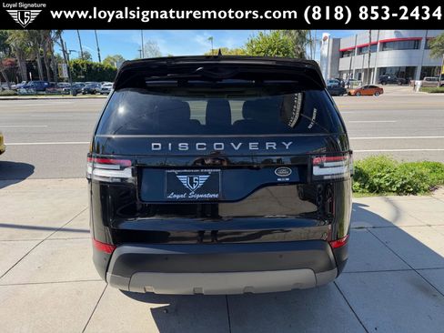 Used 2017 Land Rover Discovery SE image 6