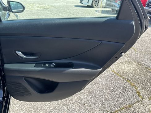 New 2026 Hyundai Elantra SE FWD image 17