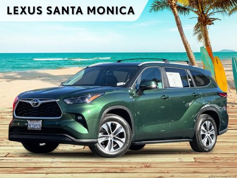 Used 2023 Toyota Highlander XLE image 1