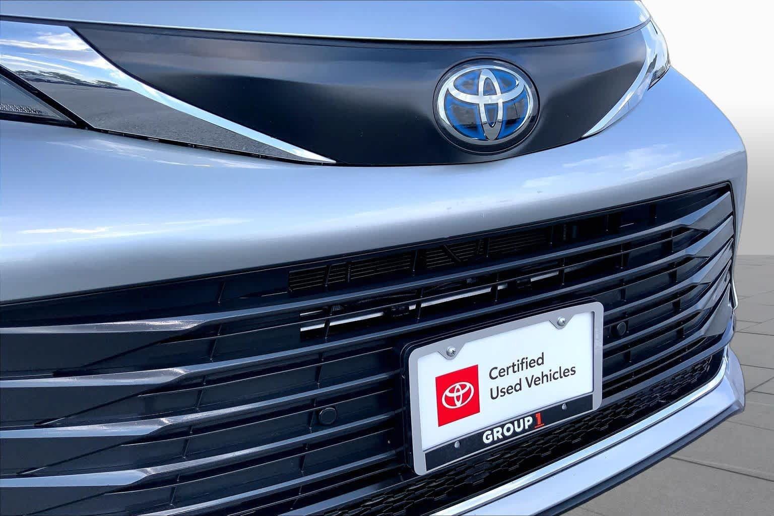 Used 2022 Toyota Sienna XLE FWD image 29