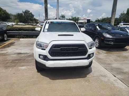 Used 2022 Toyota Tacoma TRD Sport AWD/4WD image 3