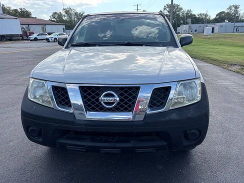 Used 2009 Nissan Frontier XE RWD image 4