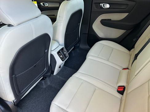New 2026 Volvo XC40 B5 Plus AWD/4WD image 9