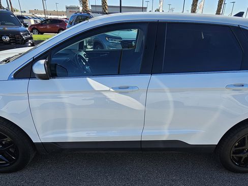 Used 2024 Ford Edge SEL image 8