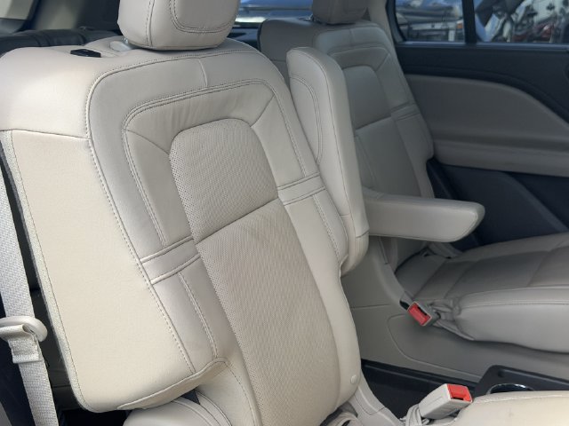 Used 2021 Lincoln Aviator Grand Touring w/ Equipment Group 302A AWD/4WD image 22