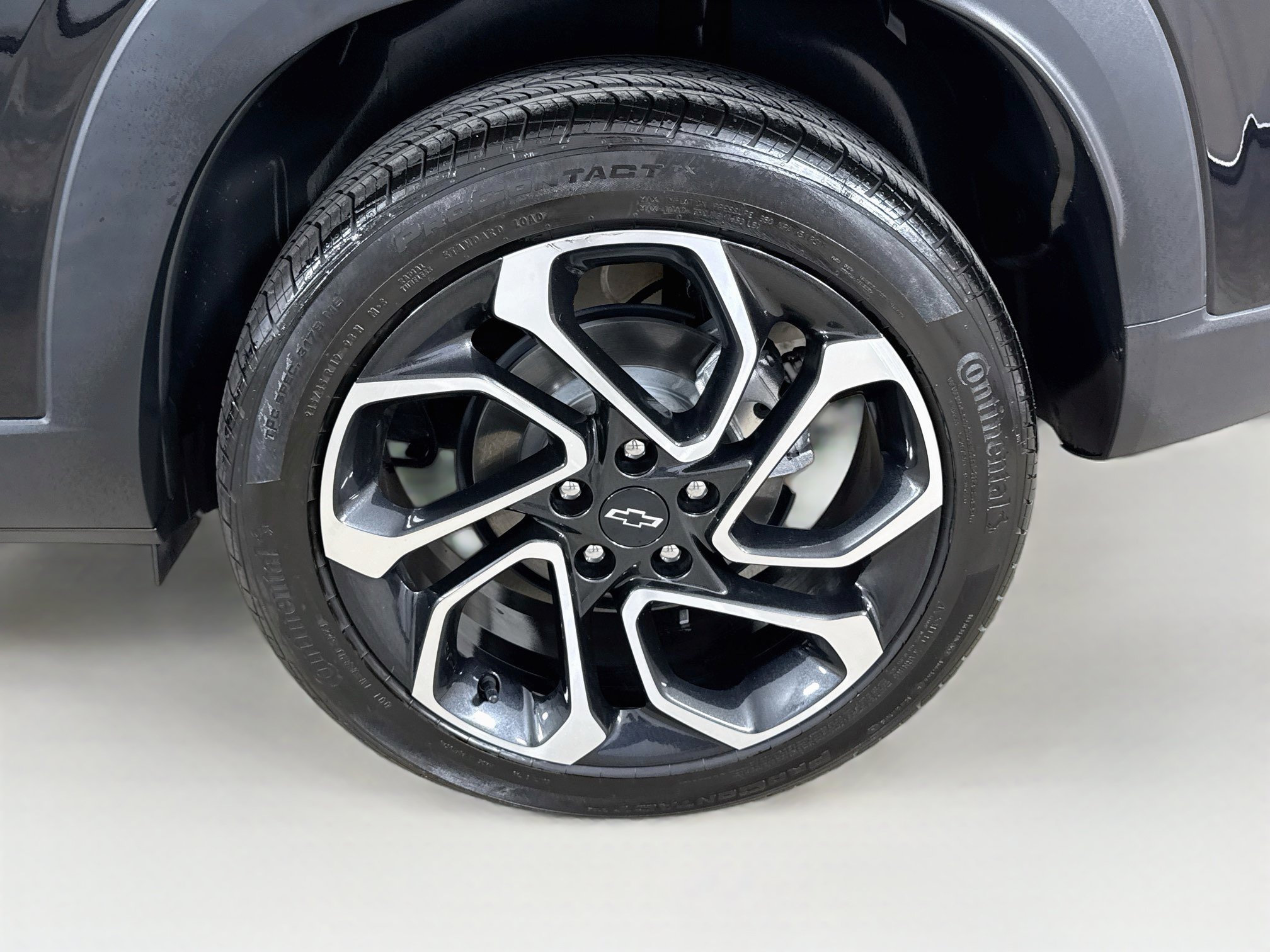 Used 2024 Chevrolet Trax RS w/ Driver Confidence Package FWD image 31