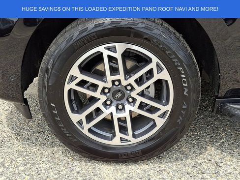Used 2025 Ford Expedition Active AWD/4WD image 8