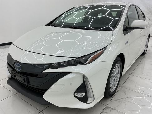 Used 2020 Toyota Prius Prime Limited FWD image 1