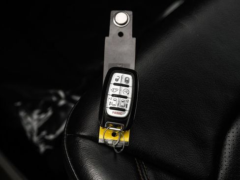 Used 2018 Chrysler Pacifica Touring-L Plus w/ Advanced Safetytec Group FWD image 63