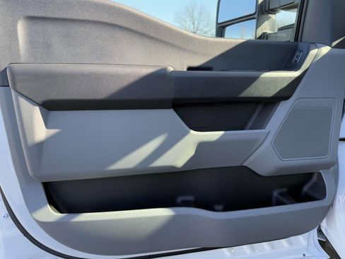 New 2025 Ford F550 4x4 Crew Cab Super Duty image 8