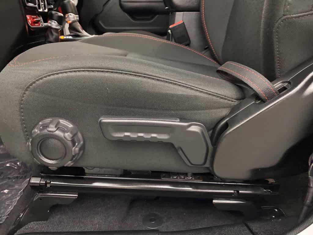Used 2022 Jeep Wrangler Unlimited Rubicon AWD/4WD image 14