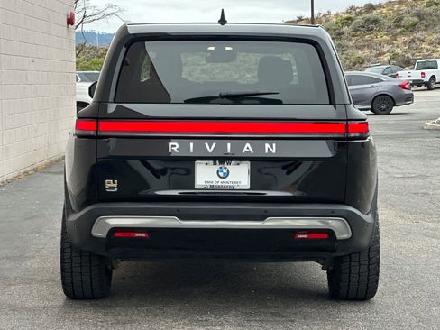 Used 2023 Rivian R1S Launch Edition image 8