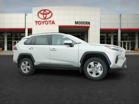 New 2025 Toyota RAV4 XLE image 28