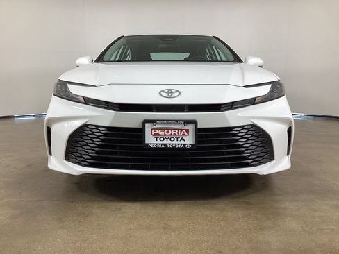 Used 2025 Toyota Camry LE FWD image 4