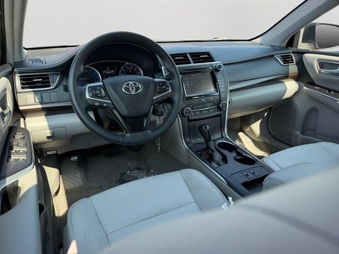 Used 2017 Toyota Camry XLE FWD image 13