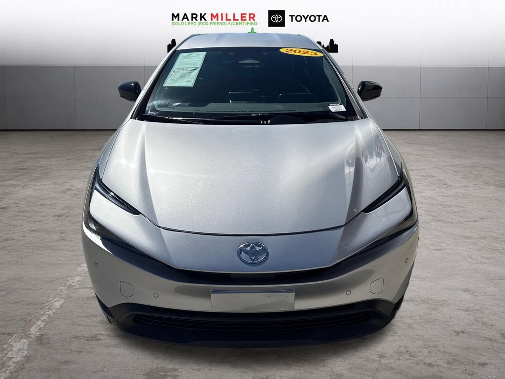 Certified 2025 Toyota Prius LE FWD image 9