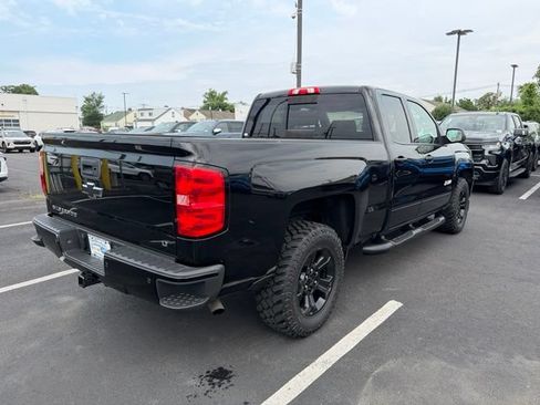 Used 2017 Chevrolet Silverado 1500 LT w/ Midnight Edition AWD/4WD image 9