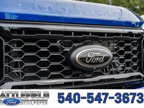 New 2026 Ford F250 Lariat w/ Black Appearance Package image 9