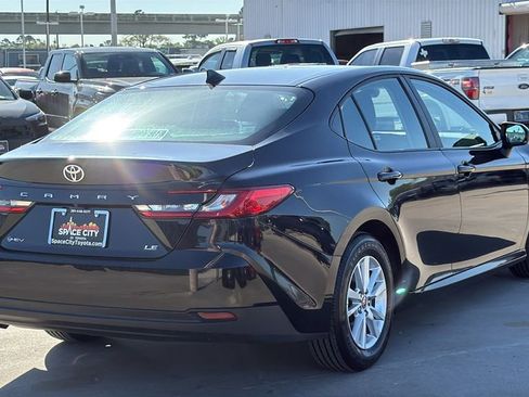 Used 2025 Toyota Camry LE FWD image 5
