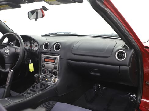 Used 2005 MAZDA MX-5 Miata MAZDASPEED image 13