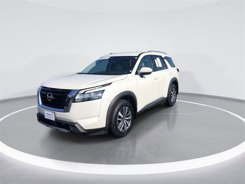 Used 2022 Nissan Pathfinder SL image 4