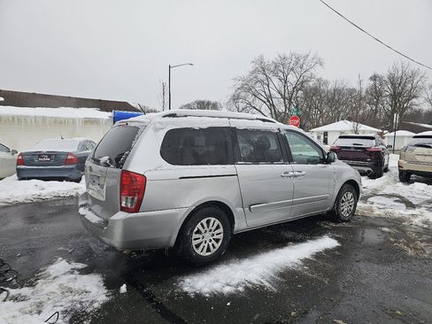 Used 2012 Kia Sedona LX image 12