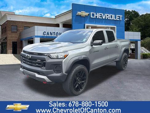 Used 2023 Chevrolet Colorado Trail Boss w/ Technology Package AWD/4WD image 1