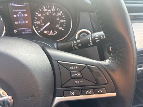 Used 2017 Nissan Rogue Sport SL image 16