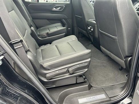 Used 2022 GMC Yukon SLT w/ SLT Premium Package image 29