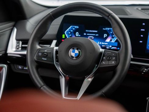 Certified 2025 BMW X2 xDrive28i image 10