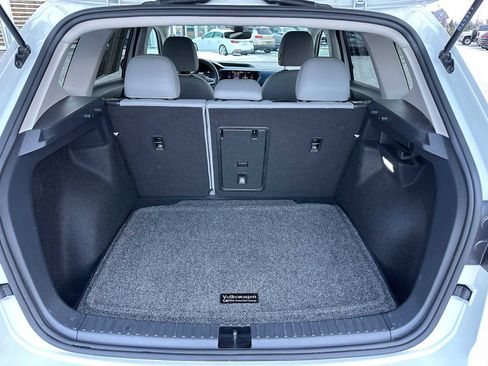 Used 2024 Volkswagen Taos SE image 14