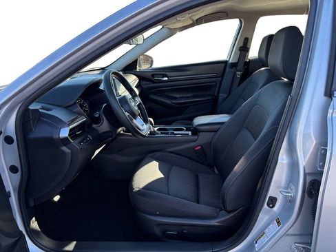 Used 2024 Nissan Altima 2.5 SV image 14