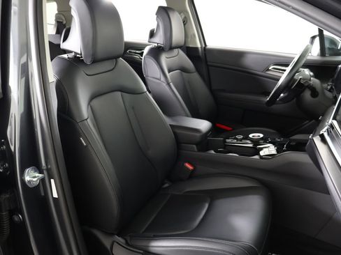 Used 2023 Kia Sportage EX AWD/4WD image 31