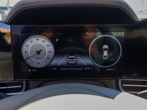 Used 2023 Hyundai Elantra SEL w/ Convenience Package image 27