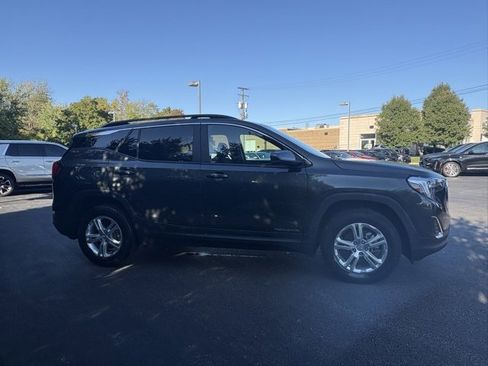 Certified 2021 GMC Terrain SLE w/ Driver Convenience Package image 9
