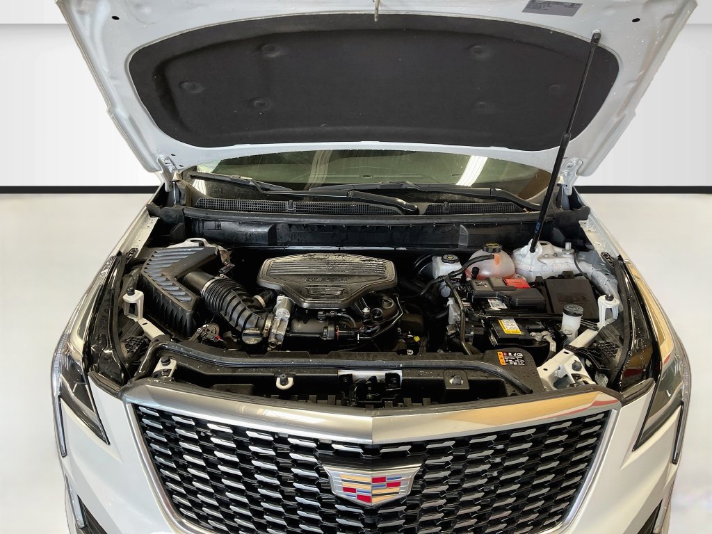 Used 2025 Cadillac XT5 Premium Luxury w/ LPO, Floor Liner Package AWD/4WD image 31