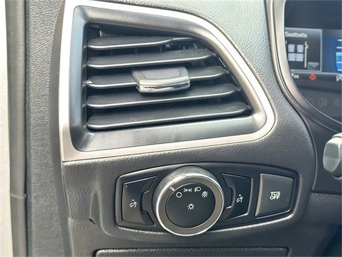 Used 2024 Ford Edge SEL image 20