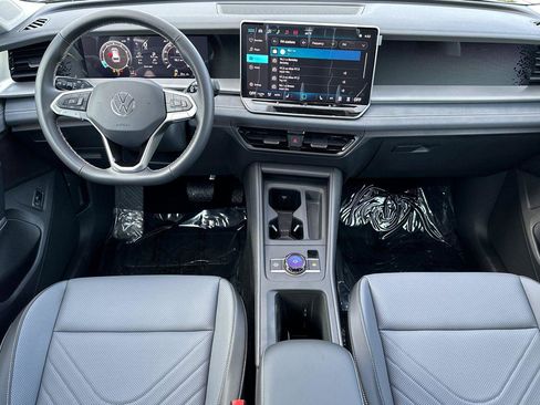 New 2026 Volkswagen Tiguan SE image 12