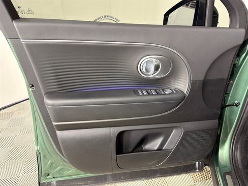 Used 2026 Hyundai Ioniq 9 SEL image 11