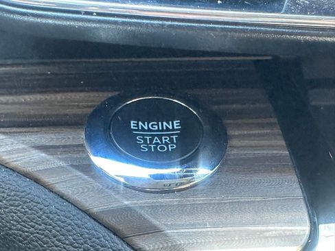 Used 2022 Ford Explorer Limited w/ Equipment Group 301A RWD image 34