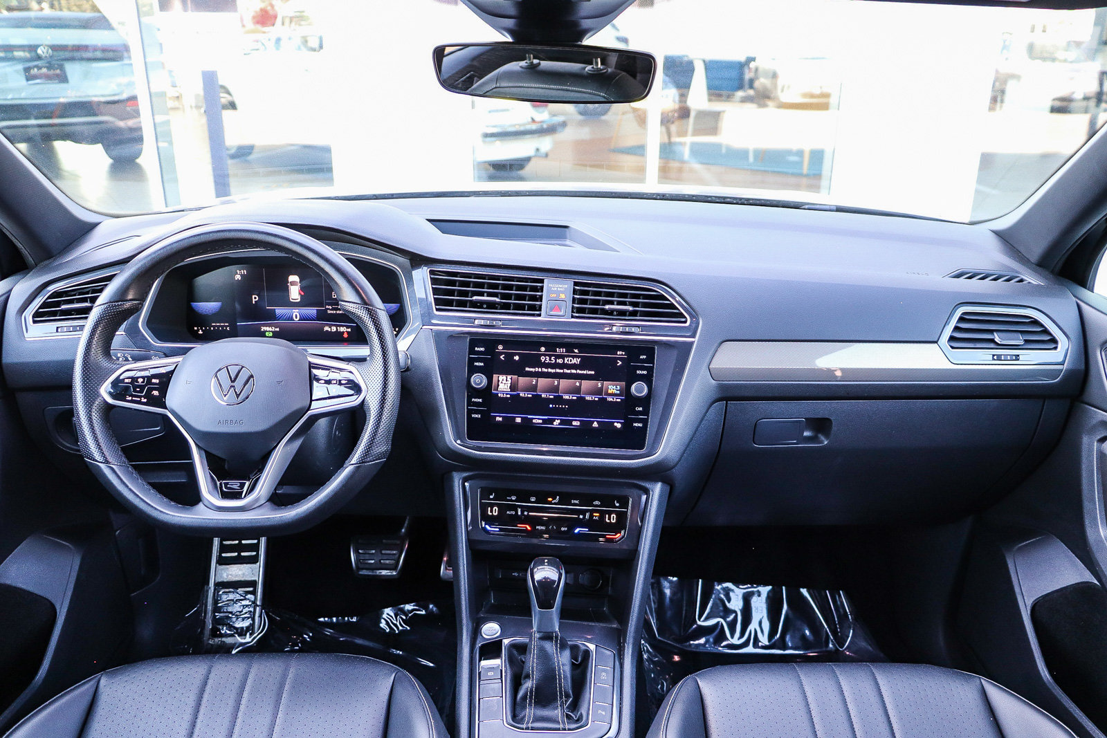 Used 2023 Volkswagen Tiguan SE R-Line FWD image 13