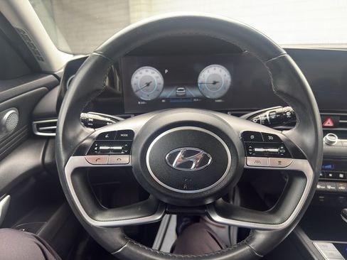 Used 2023 Hyundai Elantra SEL w/ Convenience Package FWD image 17