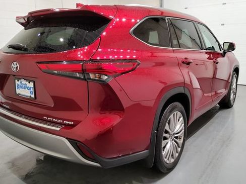 Used 2022 Toyota Highlander Platinum AWD/4WD image 7